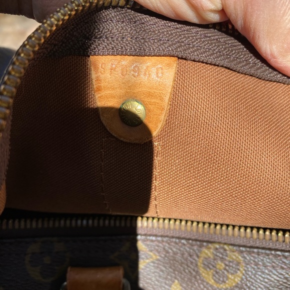 Beautiful Louis Vuitton Keepall traveler 45 monogram LV tote duffel bag - Picture 10 of 13